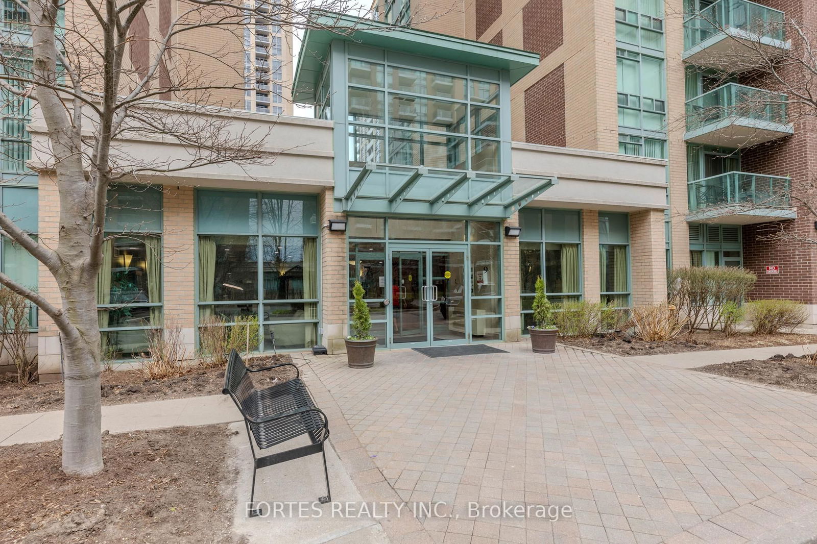 Listing Image 0
