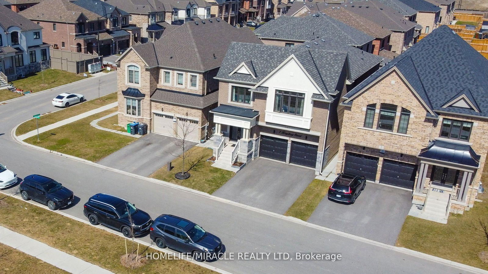 Detached House for sale at 7 Kapikog Street, Brampton, Bram West, L6Y 6J6 - MLS: W12096183