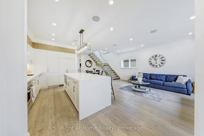24 Hargrove Lane, Toronto - Alderwood image-0-3