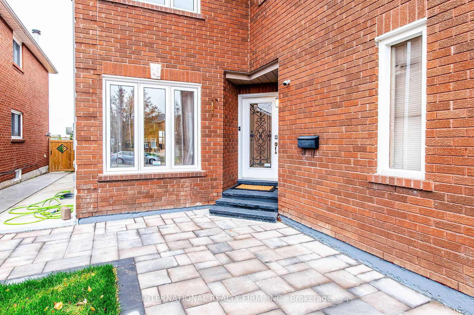 Detached House for sale at 6158 Duford Drive, Mississauga, East Credit, L5V 1A6 - MLS: W12096315