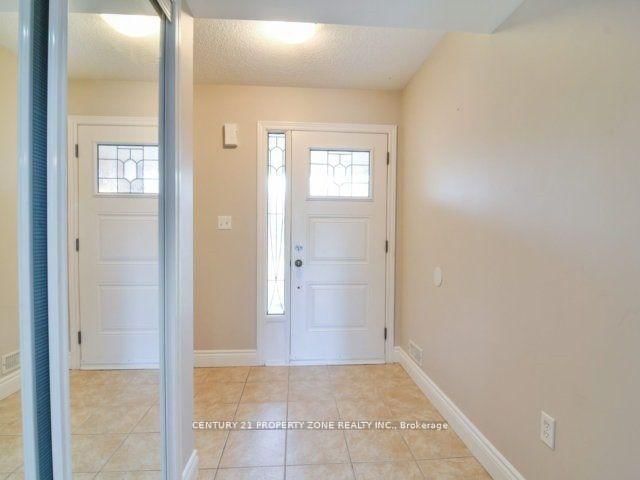 Townhouse leased at 137 Decker Hollow Circle, Brampton, Credit Valley, L6X 0L4 - MLS: W12096577