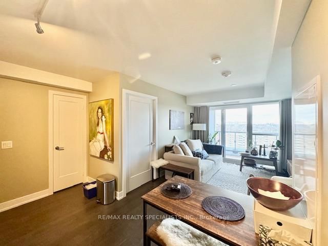 home for lease on 1836-5 MABELLE Avenue