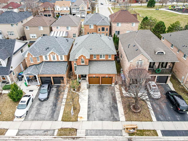 28 Brentcliff Drive