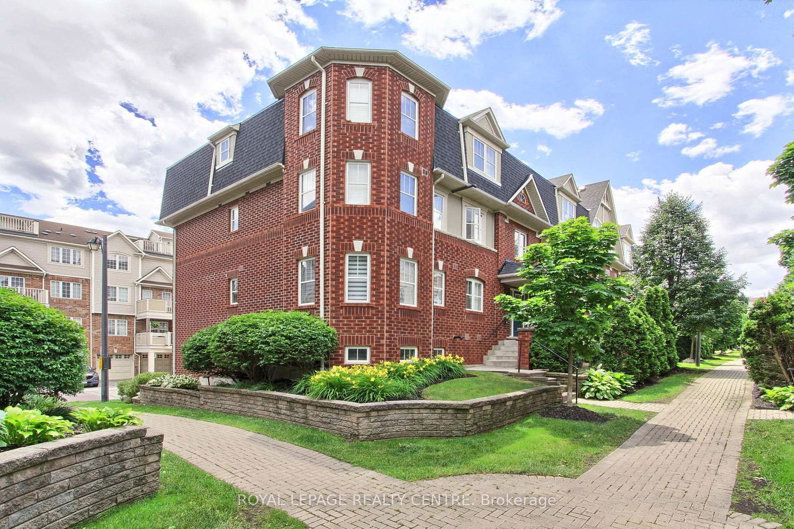 Townhouse for sale at 4-750 Neighbourhood Circle, Mississauga, Cooksville, L5B 0B7 - MLS: W12096801