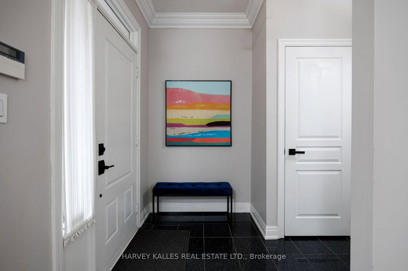 157 St Lawrence Dr, Mississauga, L5G 4V2 | Image 3