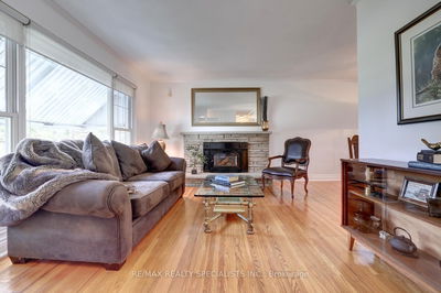 2633 Liruma Rd, Mississauga - Sheridan image-0-4