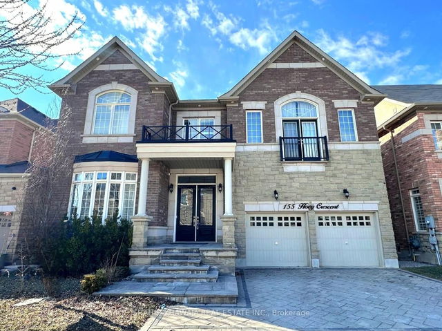 155 Hoey Crescent