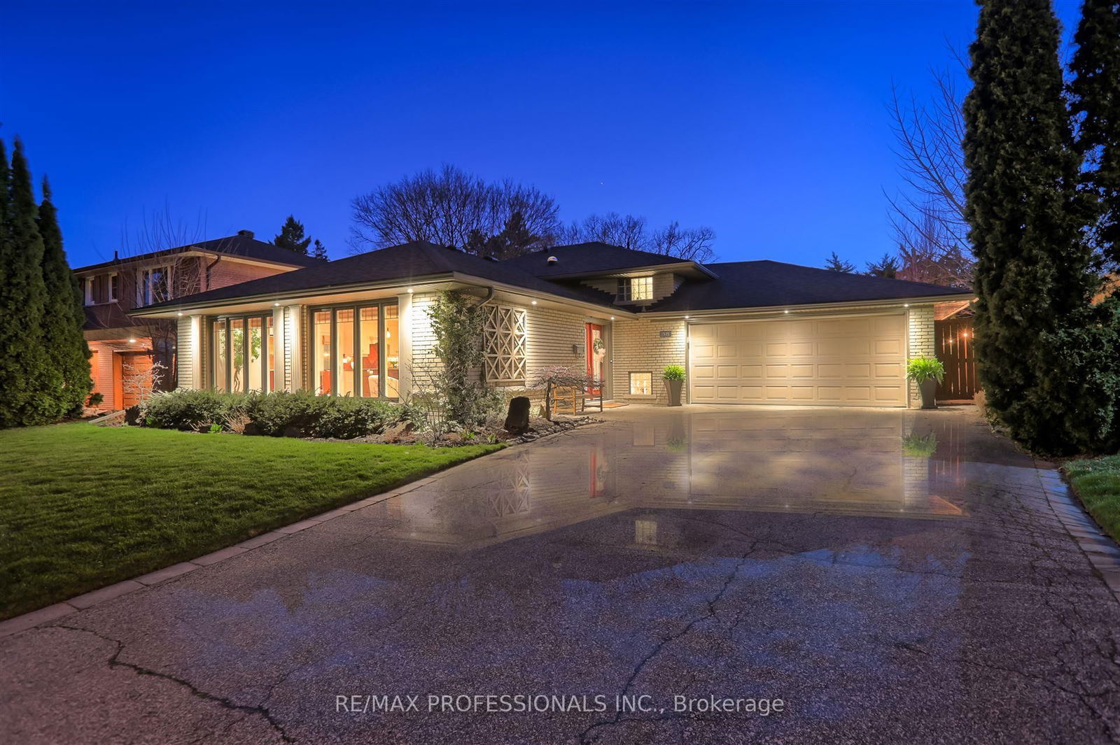 Detached House sold at 38 Oldham Road, Toronto, Princess-Rosethorn, M9A 2C1 - MLS: W12097263