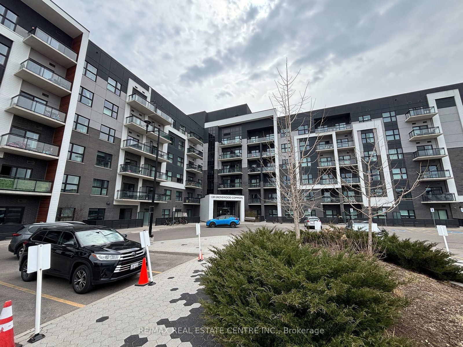 Condo for lease at 312-128 Grovewood Common, Oakville, Glenorchy, L6H 0X3 - MLS: W12097270