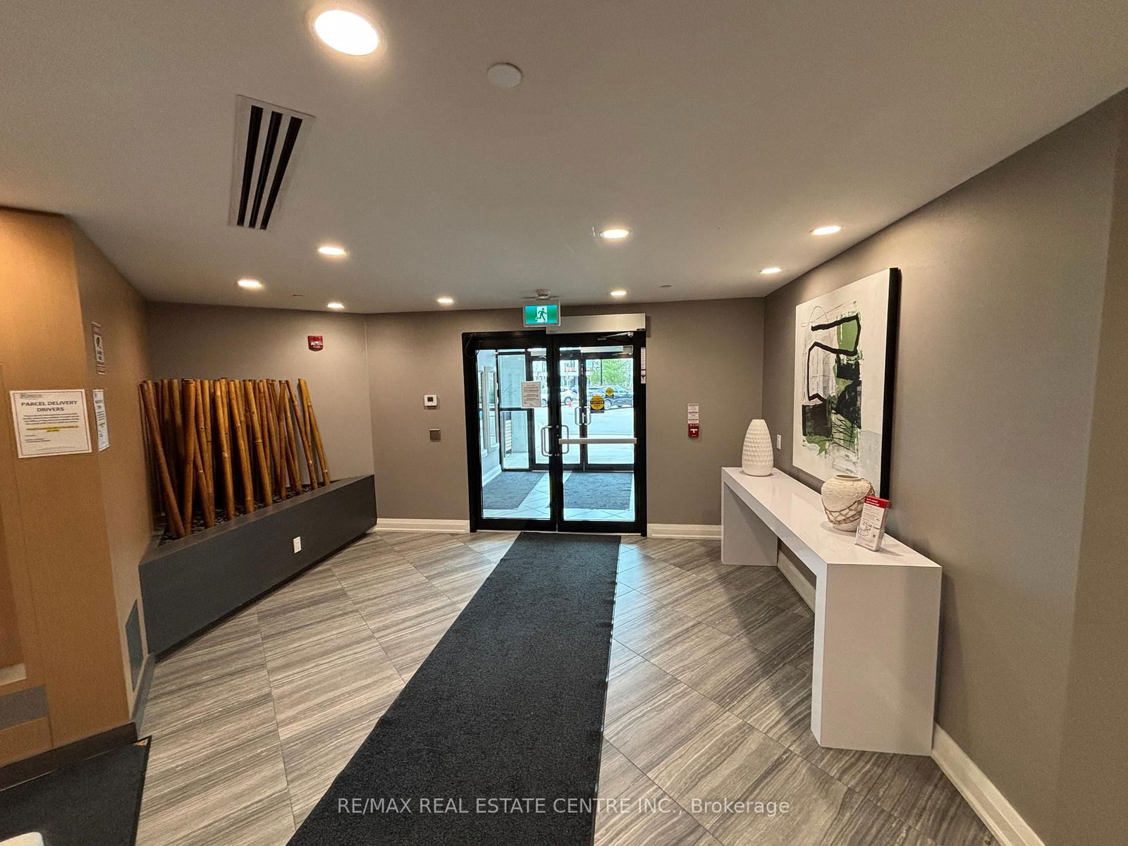 Condo for lease at 312-128 Grovewood Common, Oakville, Glenorchy, L6H 0X3 - MLS: W12097270