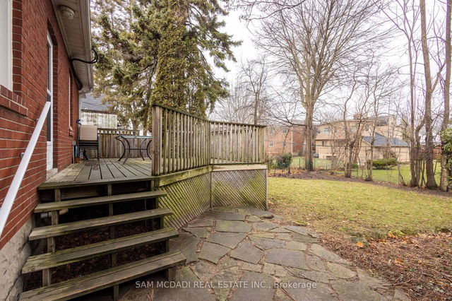 11 Brant Avenue