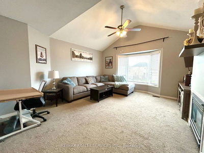 411 Jay Cres, Orangeville - Orangeville image-0-3