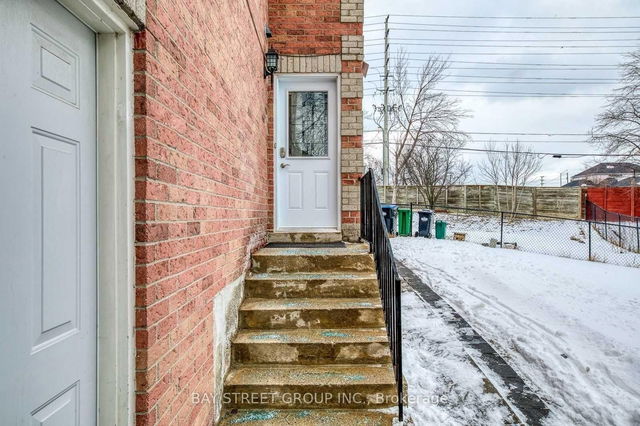 Upper - 5045 Rundle Court
