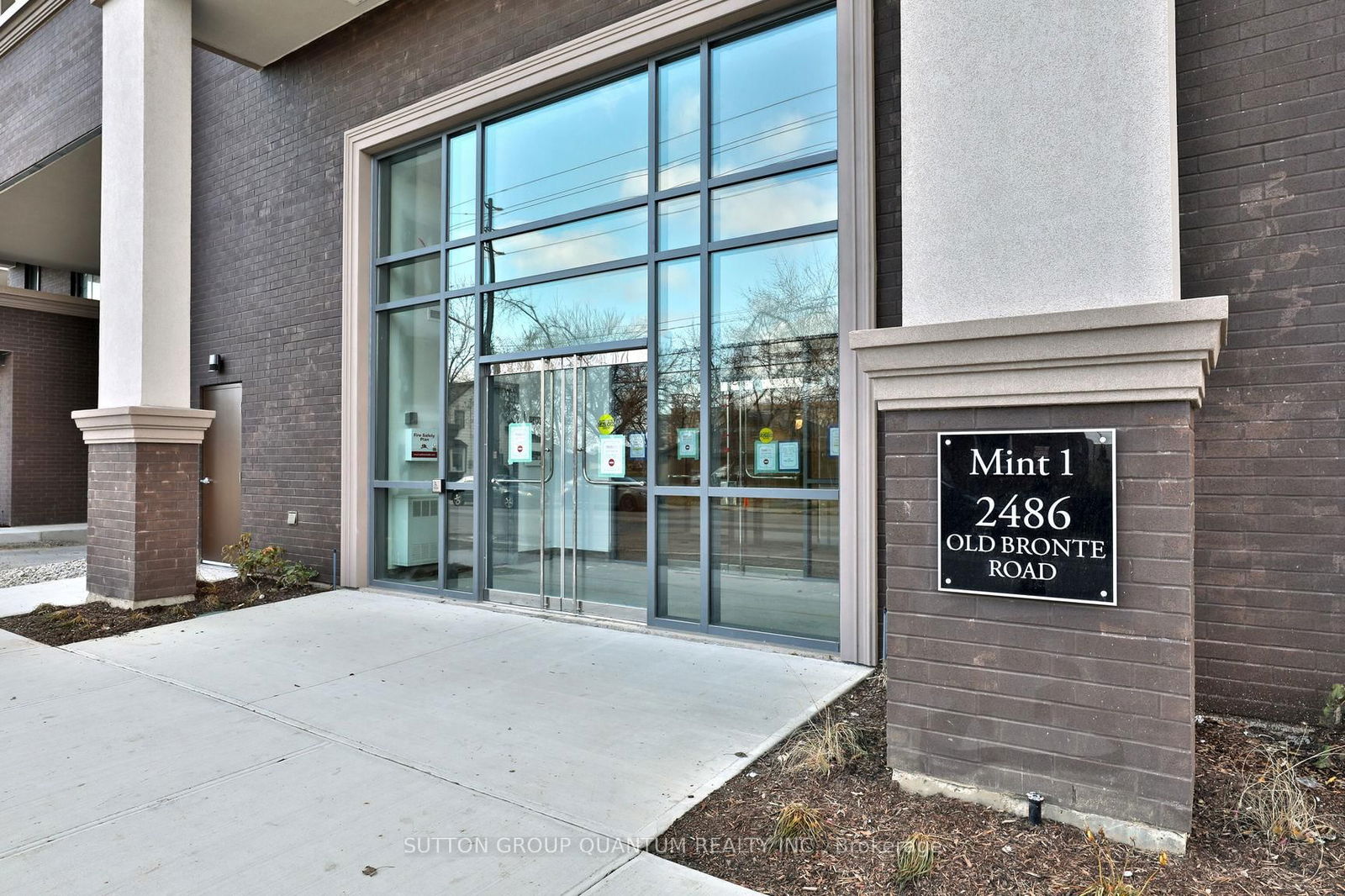 Condo for lease at 304-2486 Old Bronte Road, Oakville, Westmount, L6M 4J2 - MLS: W12097761