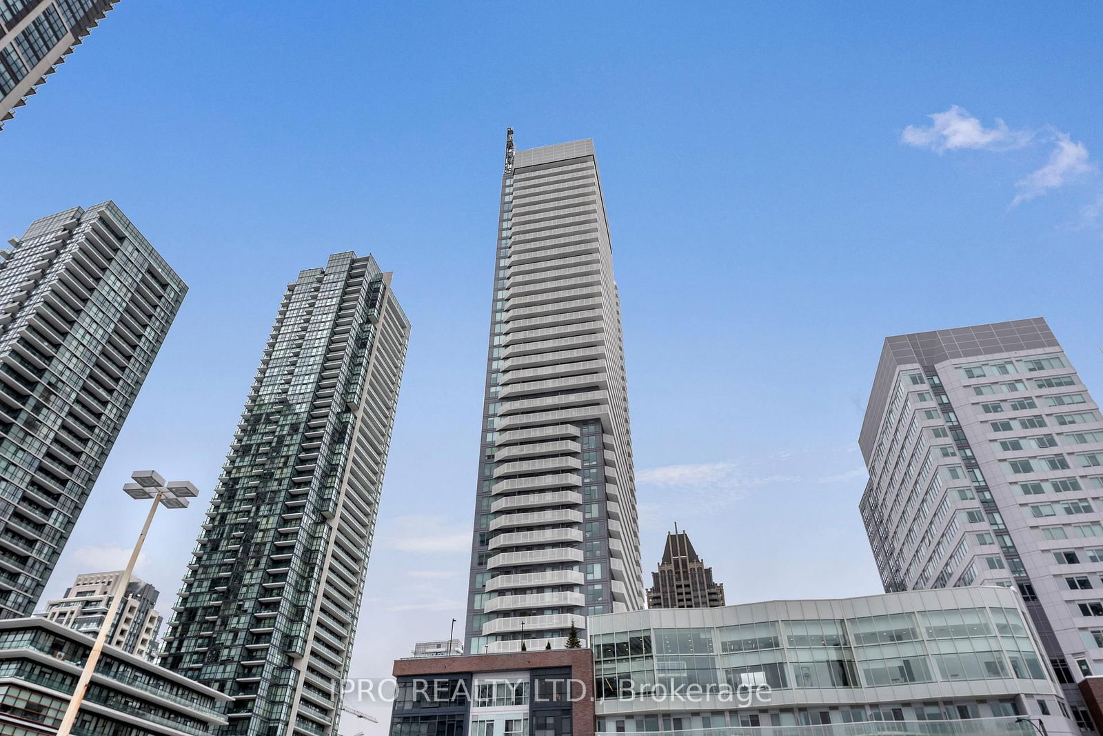 Condo sold at 1502-4065 Confederation Pkwy, Mississauga, City Centre, L5B 0L4 - MLS: W12097842