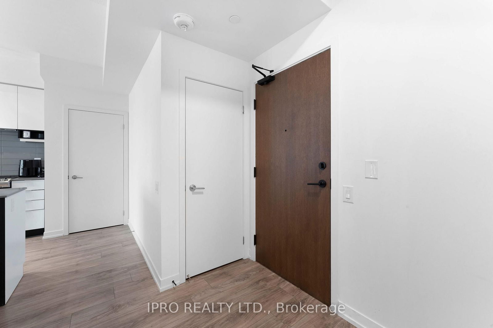 Condo sold at 1502-4065 Confederation Pkwy, Mississauga, City Centre, L5B 0L4 - MLS: W12097842