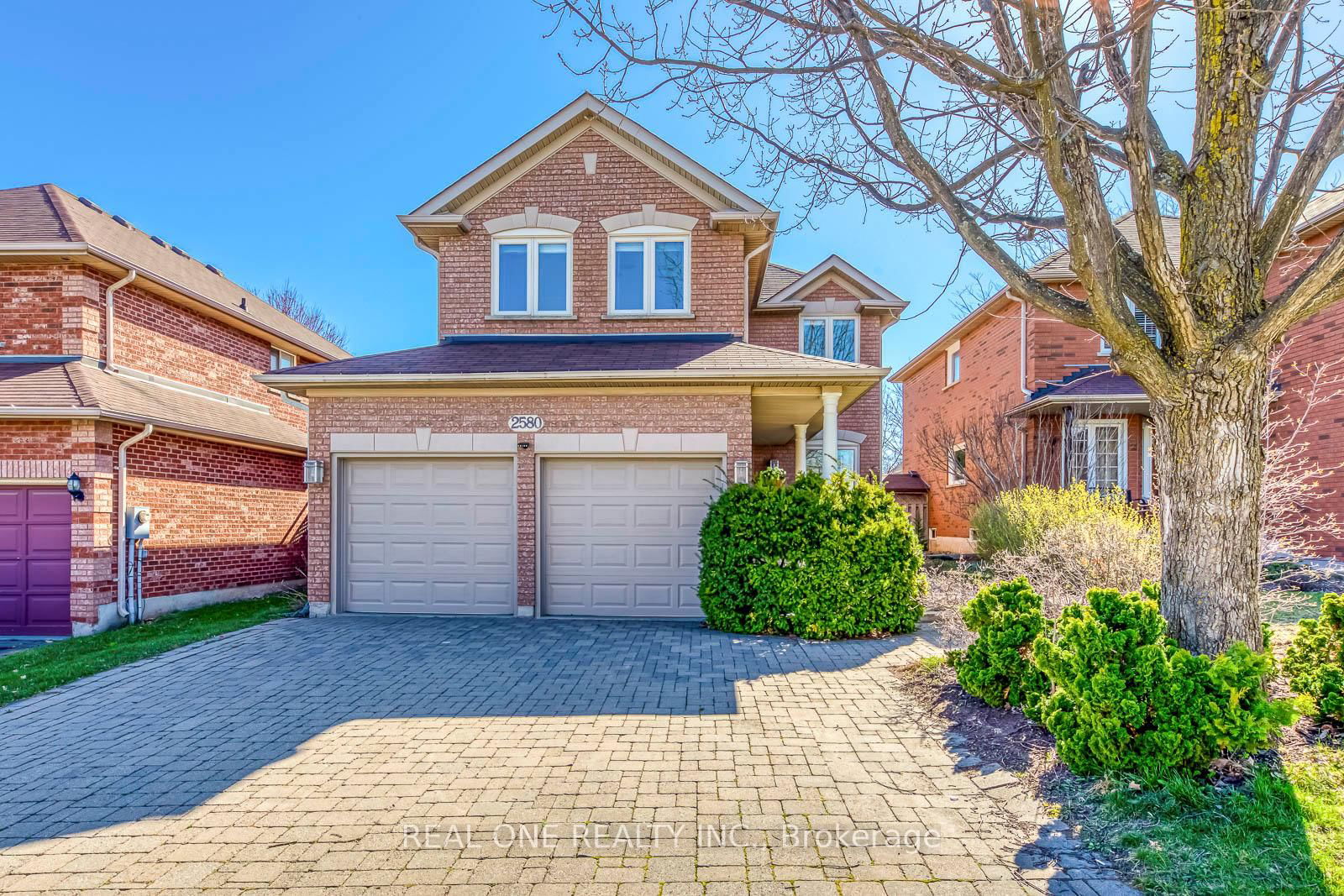 Detached House sold at 2580 Andover Road, Oakville, RO River Oaks, L6H 6C4 - MLS: W12097943