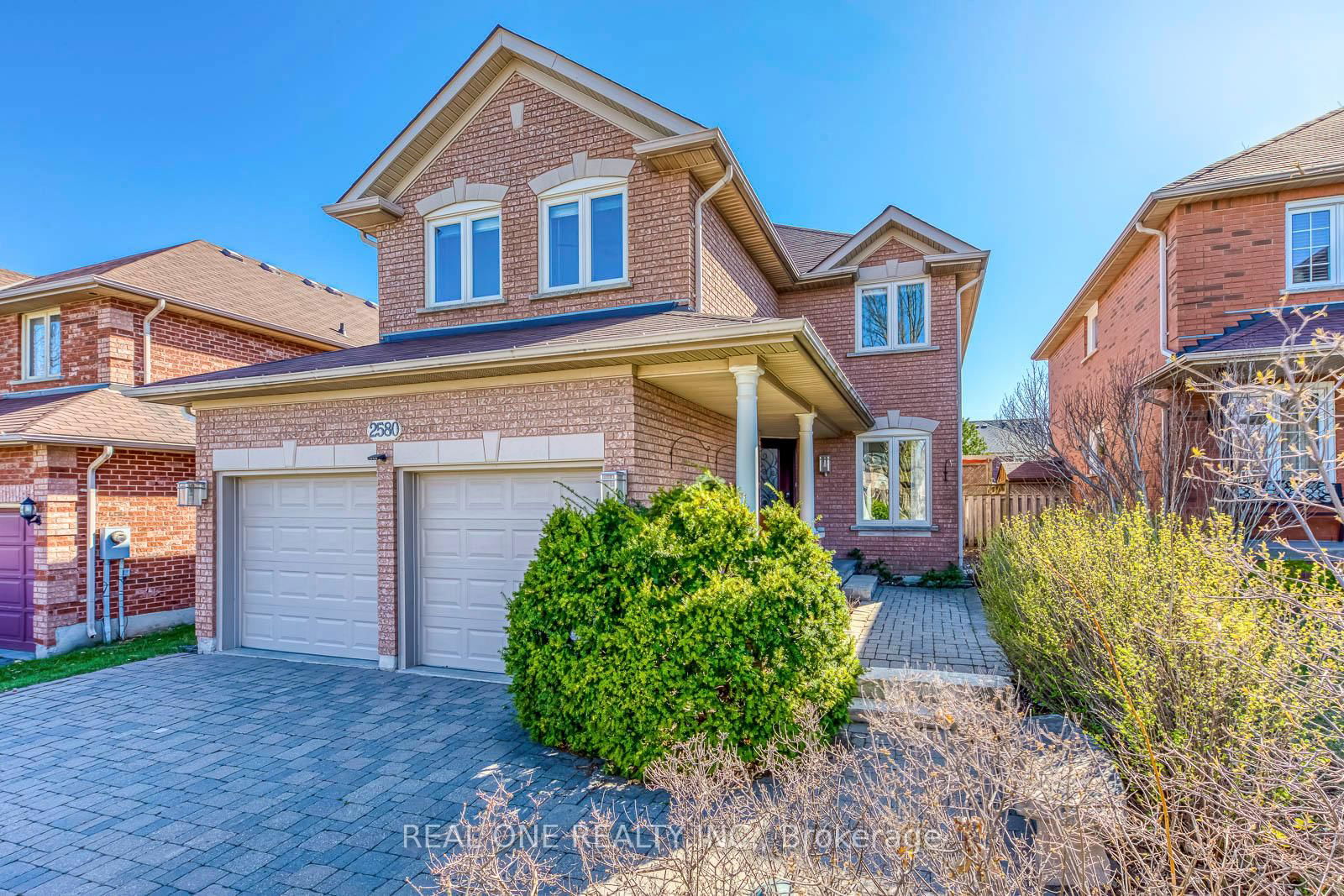 Detached House sold at 2580 Andover Road, Oakville, RO River Oaks, L6H 6C4 - MLS: W12097943