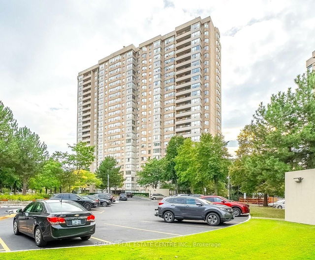 303 - 30 Malta Avenue