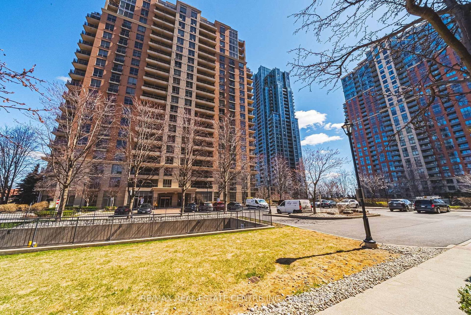 Condo for sale at 1811-5229 Dundas Street, Toronto, Islington-City Centre West, M9B 6L9 - MLS: W12098103