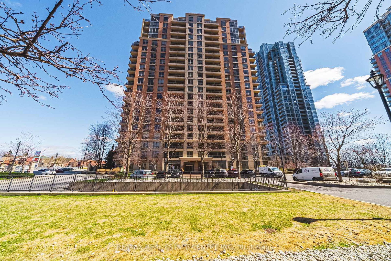 Condo for sale at 1811-5229 Dundas Street, Toronto, Islington-City Centre West, M9B 6L9 - MLS: W12098103