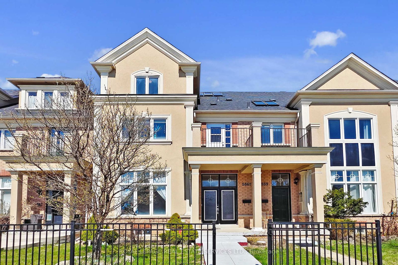 Townhouse for sale at 5861 Tenth Line, Mississauga, Churchill Meadows, L5M 6V4 - MLS: W12098110
