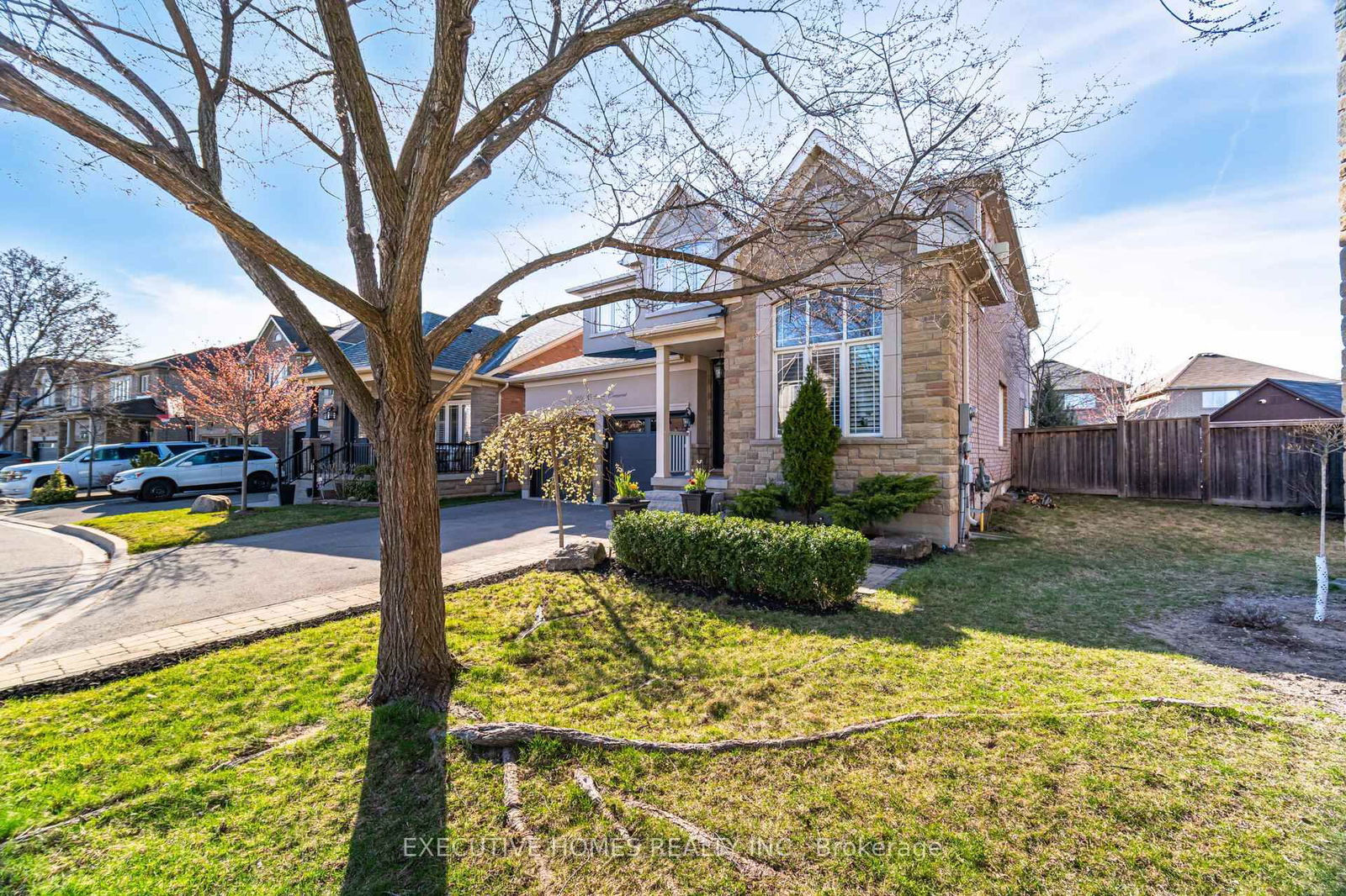 Detached House for sale at 221 Cathcart Crescent, Milton, WI Willmott, L9T 7P2 - MLS: W12098146