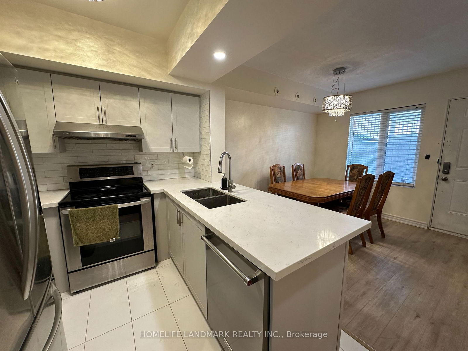 Townhouse for sale at 1014-3043 Finch Avenue, Toronto, Humbermede, M9M 0A4 - MLS: W12098233
