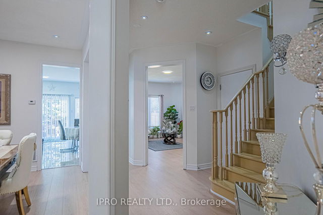 14 Vanwood Crescent