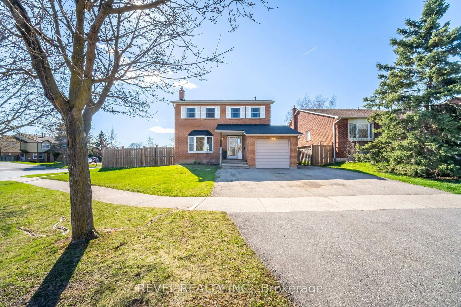 Detached House sold at 661 Harrison Road, Milton, TM Timberlea, L9T 4S7 - MLS: W12098366