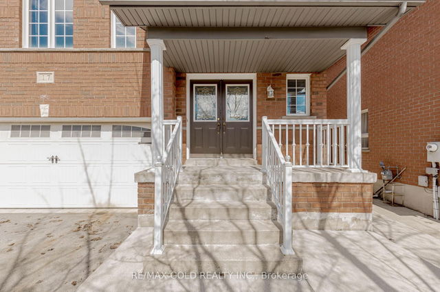 17 Roxton Crescent