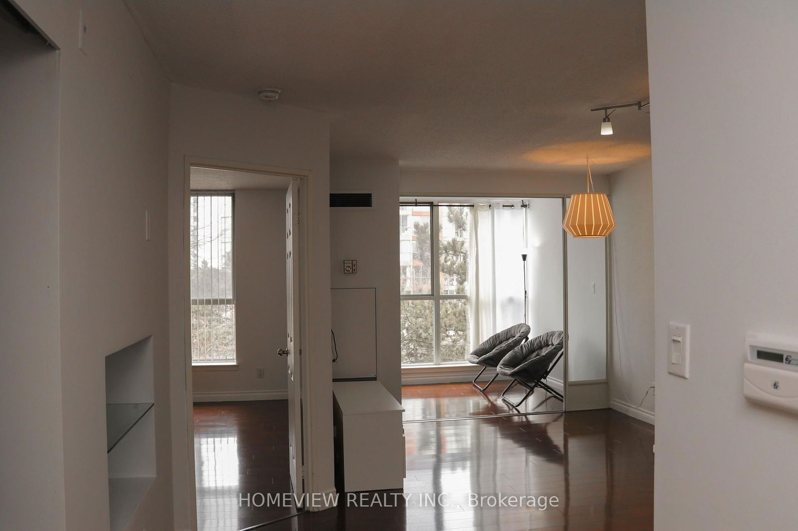 Condo leased at 449-24 Southport Street, Toronto, High Park-Swansea, M6S 4Z1 - MLS: W12098675