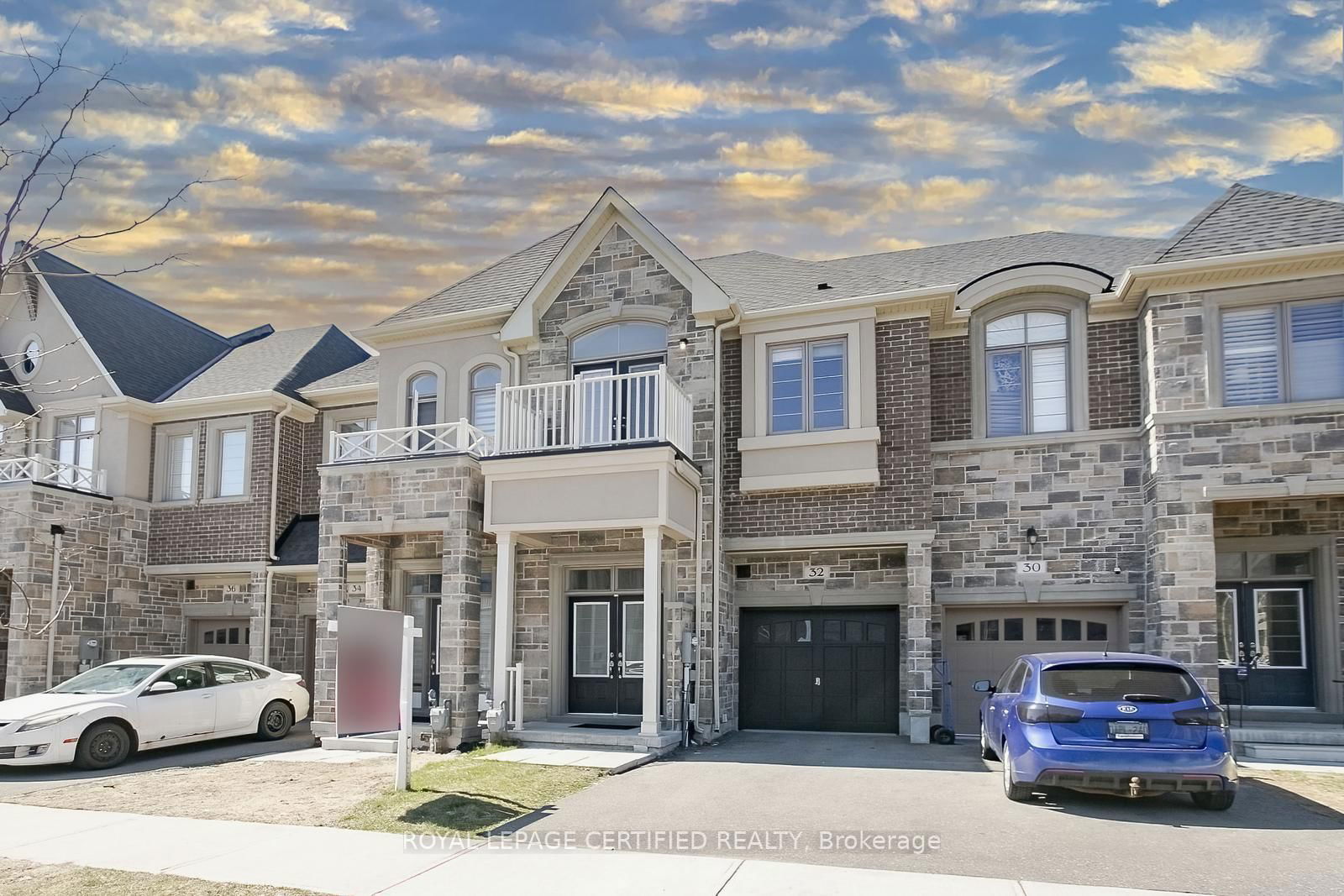 Townhouse for sale at 32 Dalbeattie Drive, Brampton, Bram West, L6Y 6H6 - MLS: W12098882