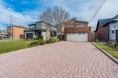 15 Cornelius Pkwy, Toronto - Maple Leaf image-0-2