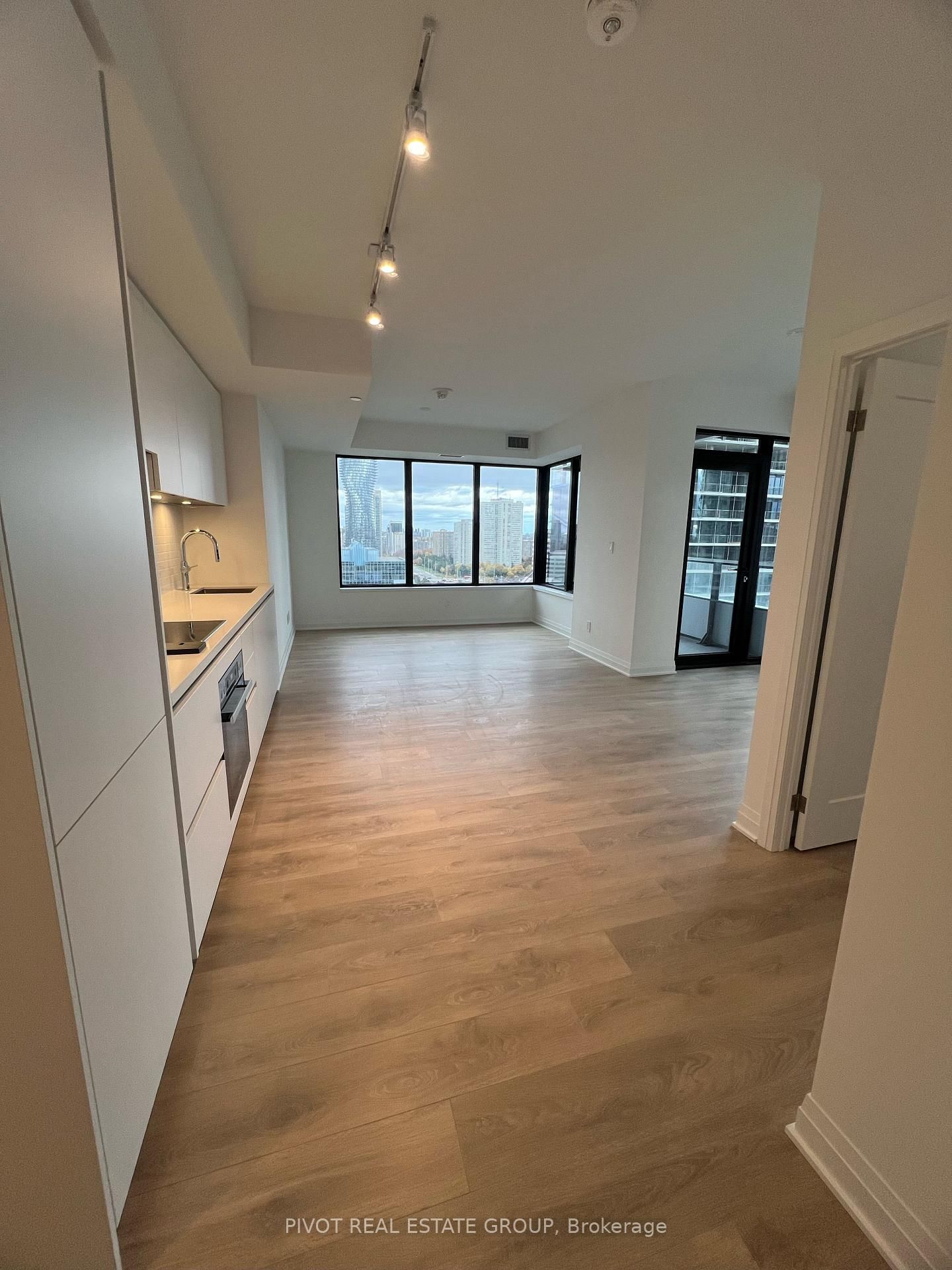 Condo for lease at 1204-4023 The Exchange N/A, Mississauga, City Centre, L5B 0N4 - MLS: W12099051