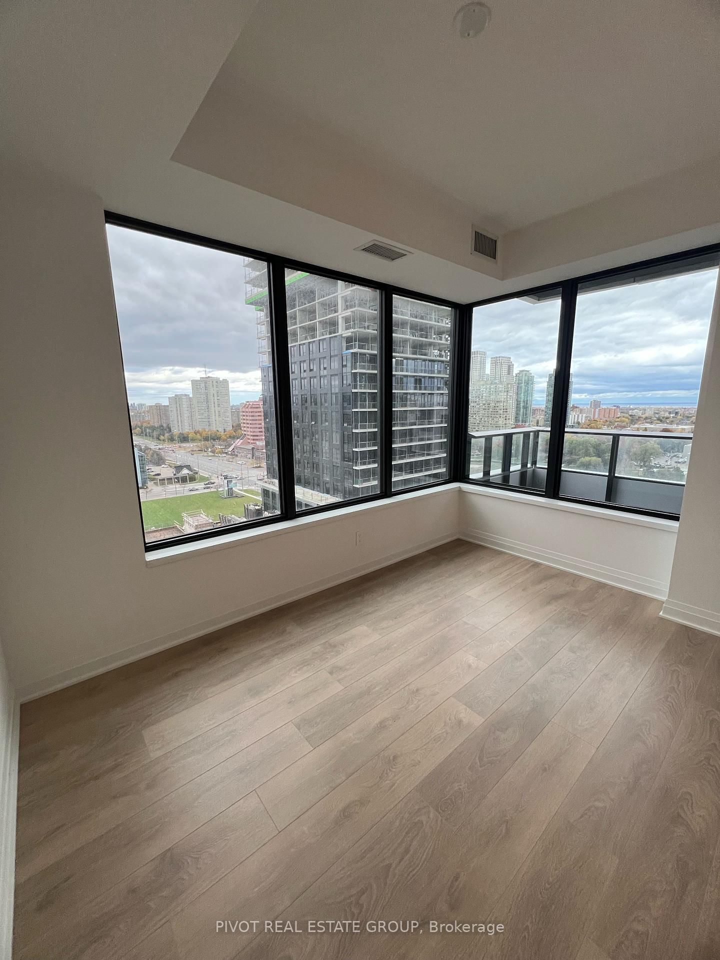 Condo for lease at 1204-4023 The Exchange N/A, Mississauga, City Centre, L5B 0N4 - MLS: W12099051