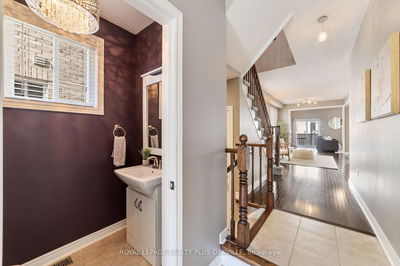 2427 Montagne Ave, Oakville - Westmount image-0-4