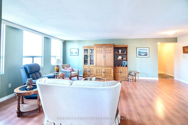 1803 - 3650 Kaneff Crescent