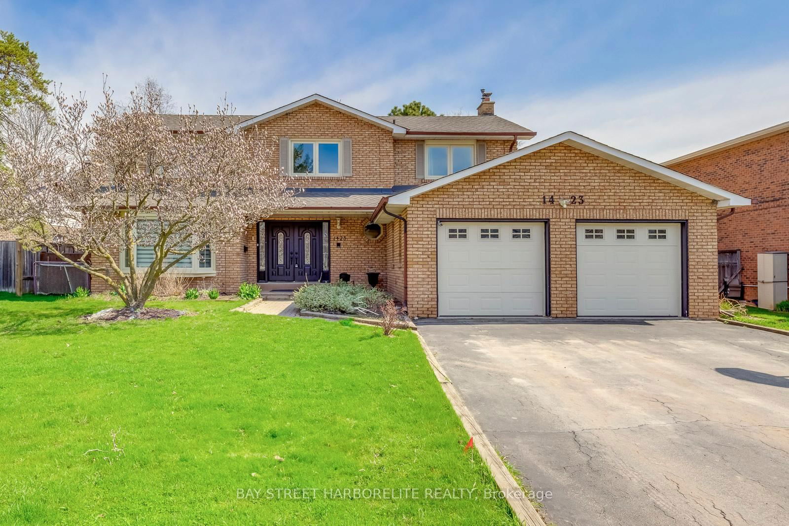 Detached House for lease at 1423 Peerless Court, Oakville, CP College Park, L6H 3A4 - MLS: W12099458