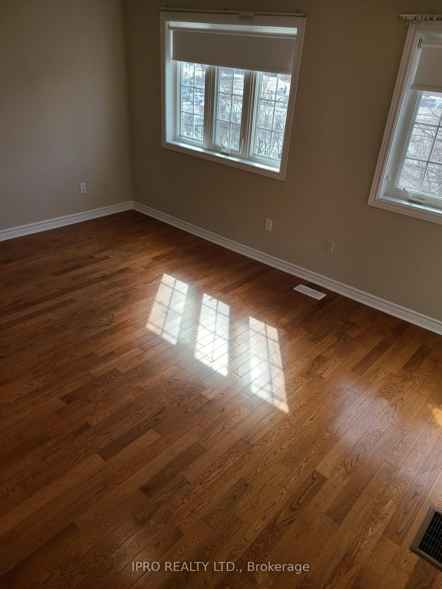 Townhouse for lease at 29-6810 Meadowvale Town Cent Circle, Mississauga, Meadowvale, L5N 7T5 - MLS: W12099527