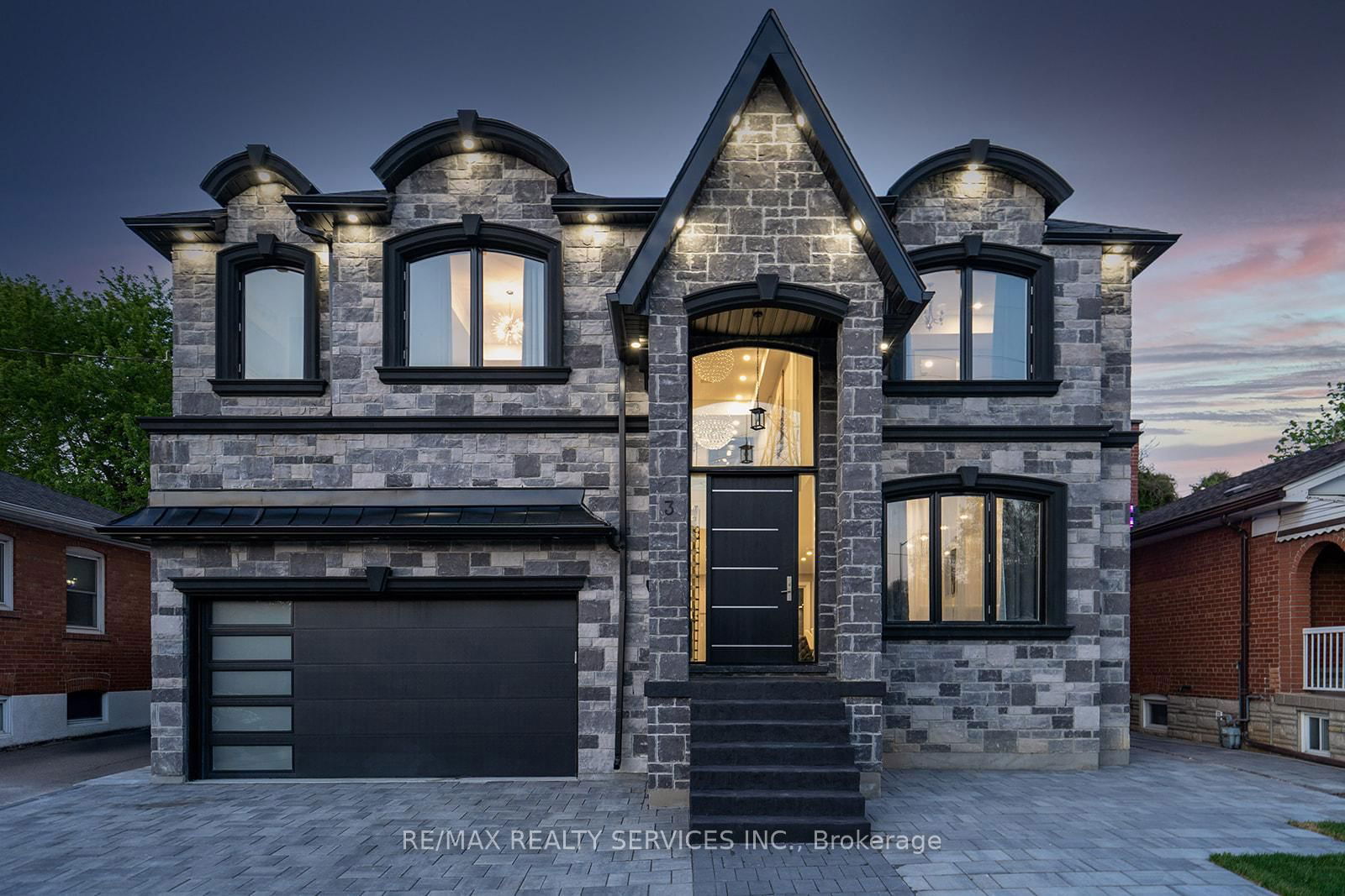 Detached House for sale at 3 Bonnyview Drive, Toronto, Stonegate-Queensway, M8Y 3G5 - MLS: W12099641