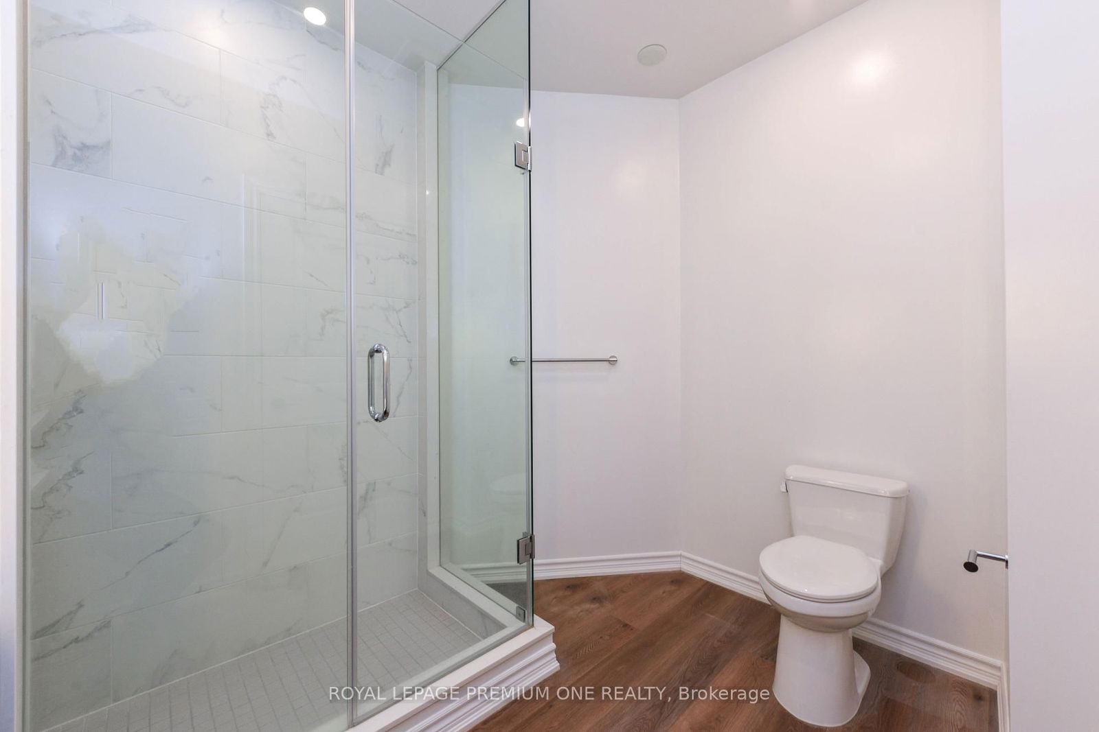 Condo for lease at PH08-571 Prince Edward Drive, Toronto, Kingsway South, M8X 0A1 - MLS: W12099694