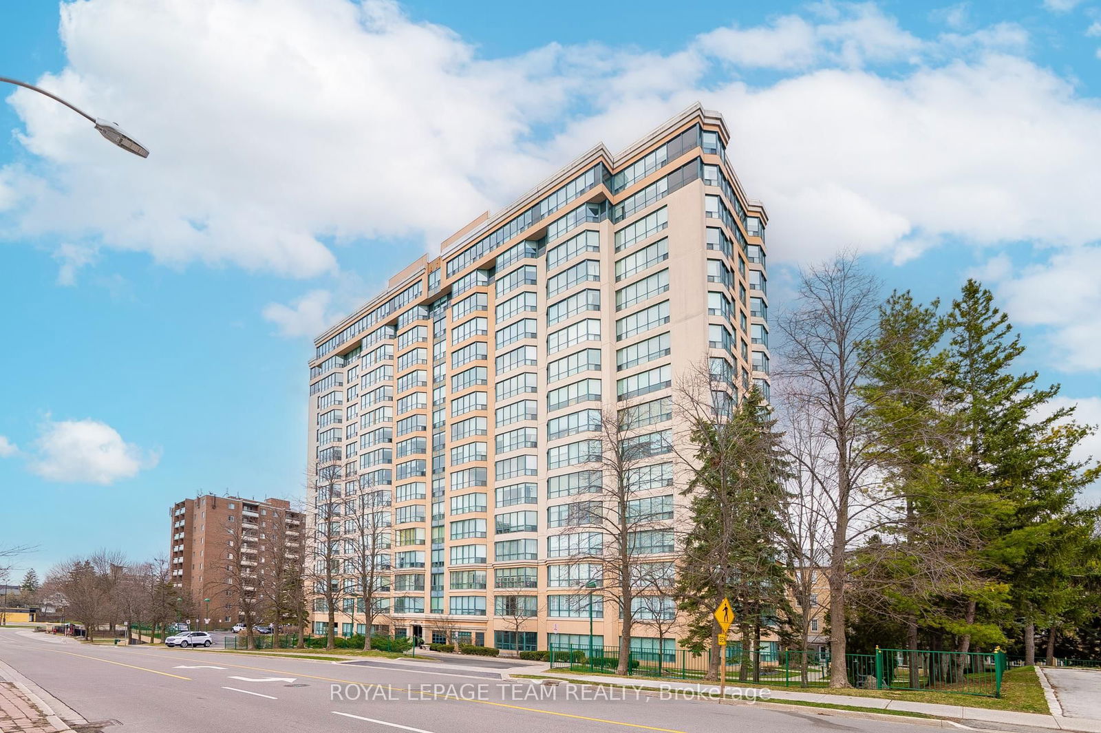 Condo for sale at 208-100 Millside Drive, Milton, OM Old Milton, L9T 5E2 - MLS: W12099727