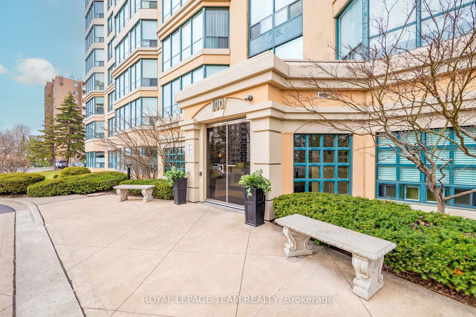 Condo for sale at 208-100 Millside Drive, Milton, OM Old Milton, L9T 5E2 - MLS: W12099727