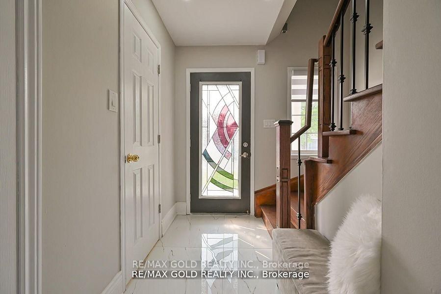 Detached House for lease at 33 Penbridge Circle, Brampton, Fletcher's Meadow, L7A 2P9 - MLS: W12099987