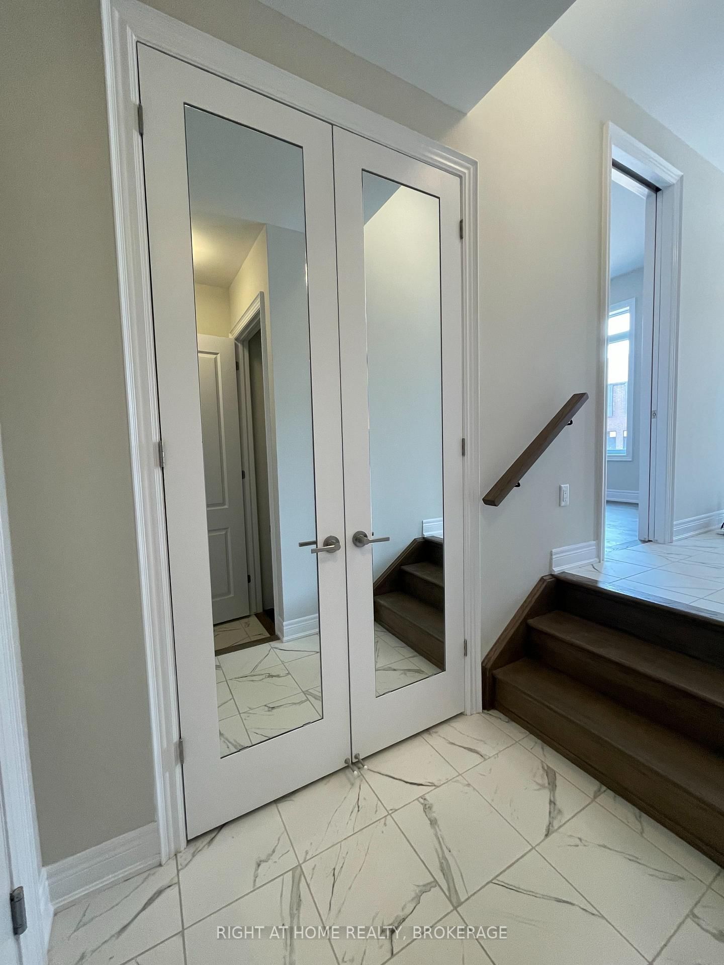 Townhouse for lease at 23-2184 Postmaster Drive, Oakville, WM Westmount, L6M 5T1 - MLS: W12100141