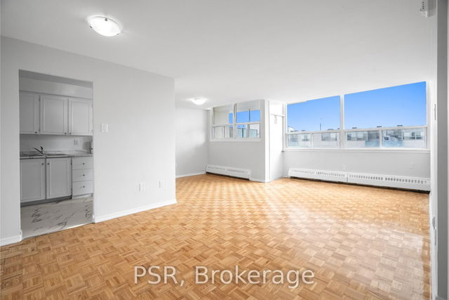 PH05 - 1442 Lawrence Avenue
