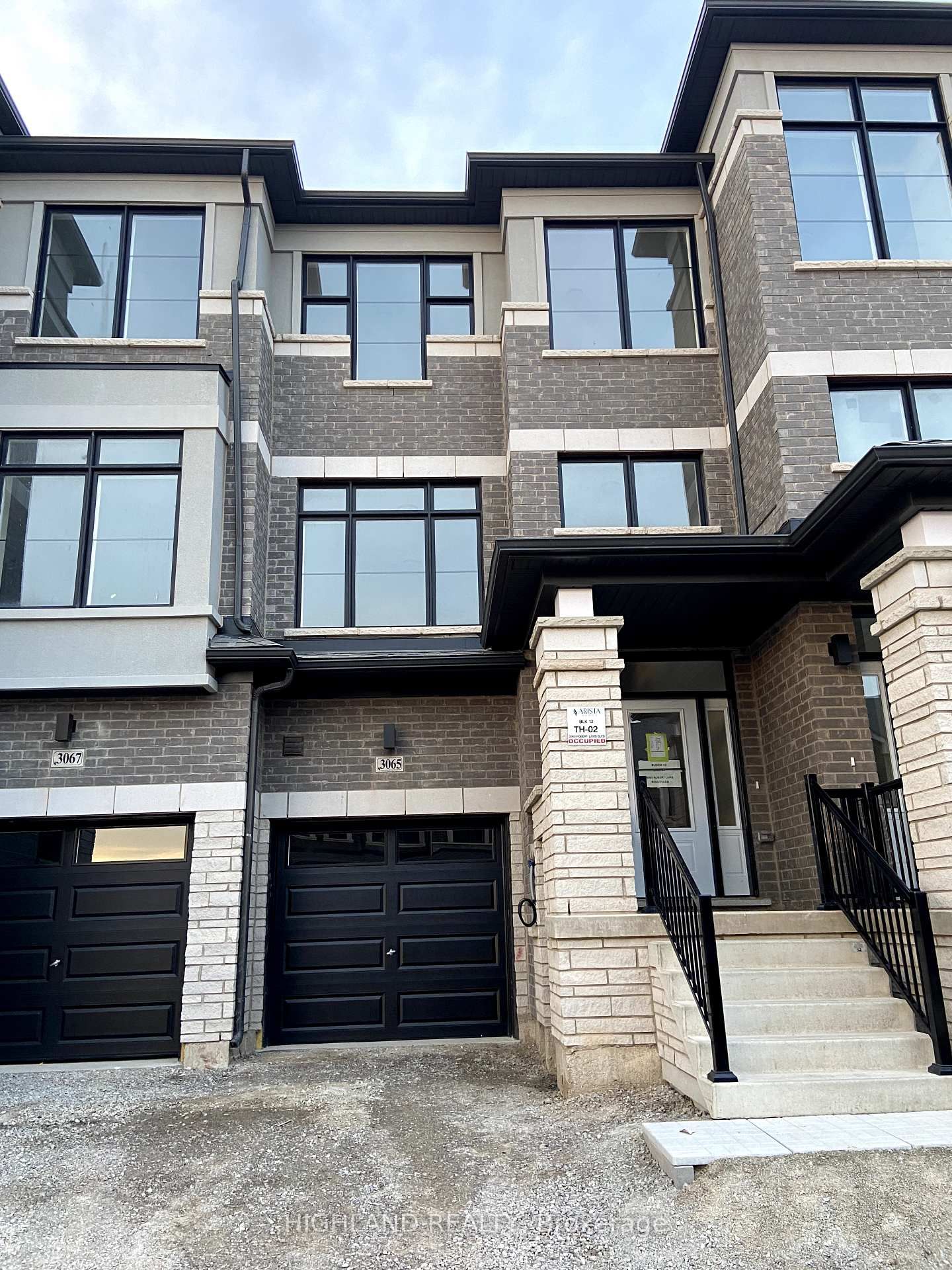 Townhouse for lease at 3065 Robert Lamb Boulevard, Oakville, JM Joshua Meadows, L6H 7H5 - MLS: W12100217