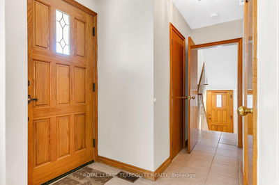 70 Raven Rd, Toronto - Rustic image-0-1