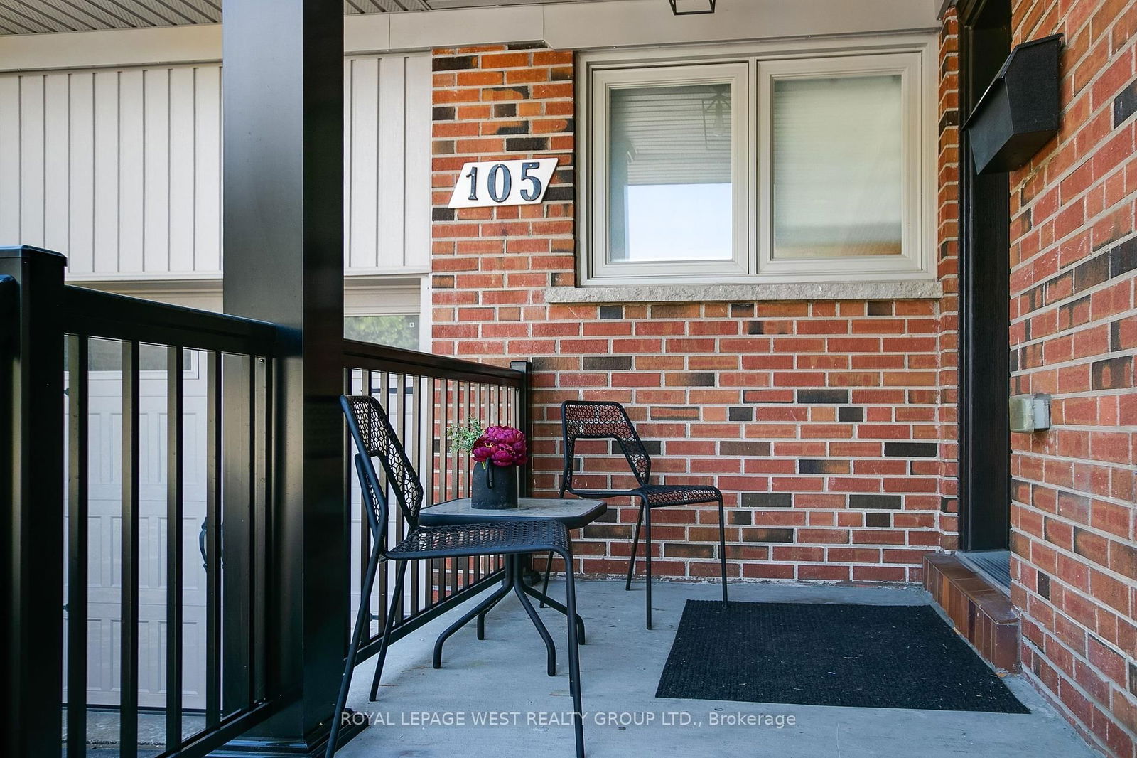 Detached House sold at 105 Rustic Road, Toronto, Rustic, M6L 1V9 - MLS: W12100517